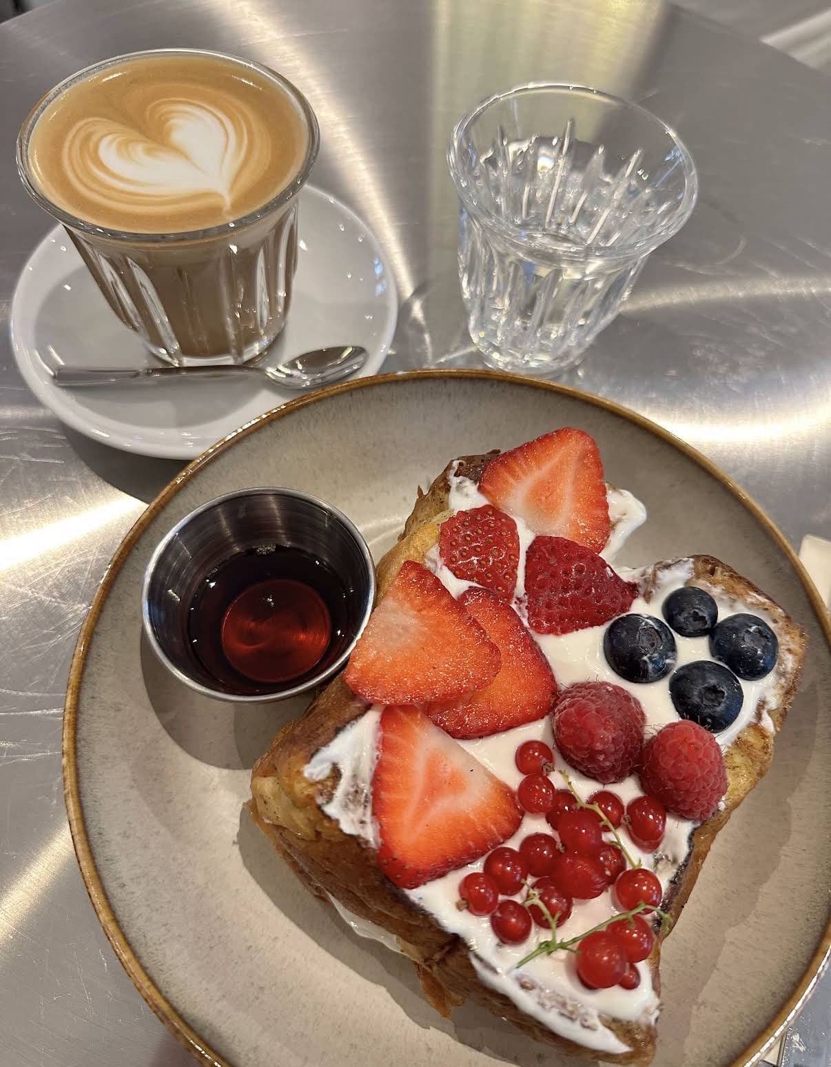 French toast with fresh berries